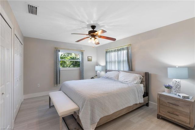 105 Jamaica DR, Naples, FL 34113