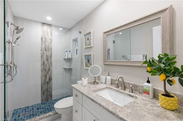 105 Jamaica DR, Naples, FL 34113