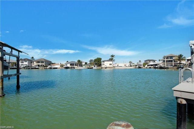 105 Jamaica DR, Naples, FL 34113