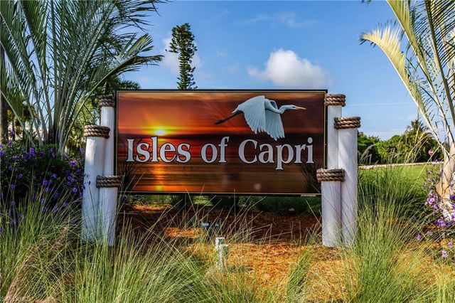 105 Jamaica DR, Naples, FL 34113