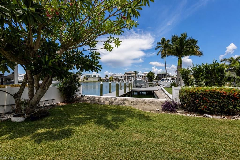 105 Jamaica DR, NAPLES, FL 34113 — photo 3