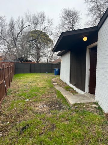 9451 Gonzales Drive, Dallas, TX 75227