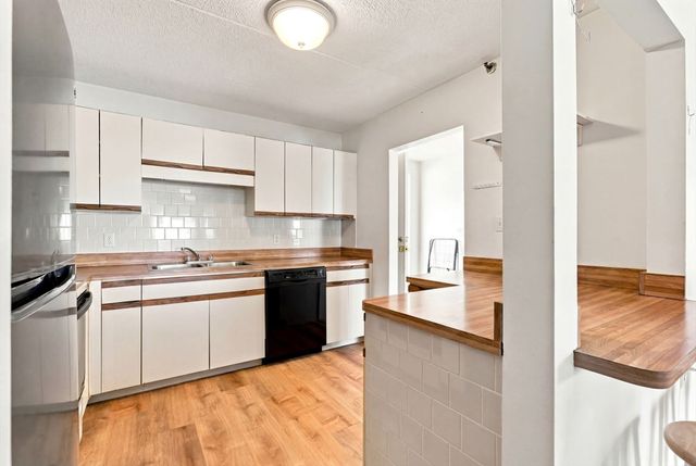 100 Cove Way 902, Quincy, MA 02169