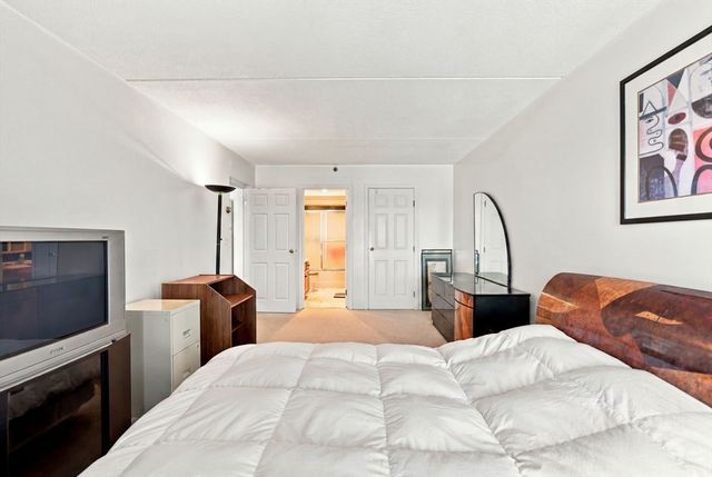 100 Cove Way 902, Quincy, MA 02169