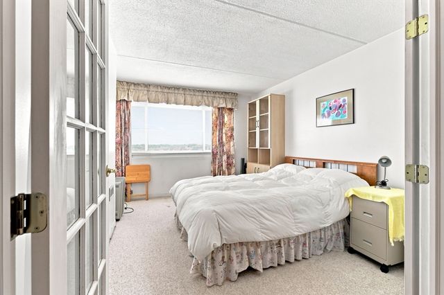 100 Cove Way 902, Quincy, MA 02169