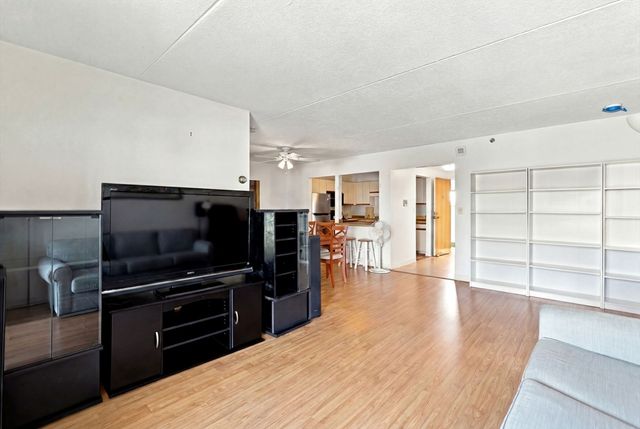 100 Cove Way 902, Quincy, MA 02169