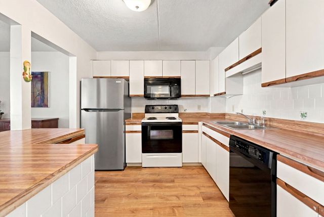 100 Cove Way 902, Quincy, MA 02169
