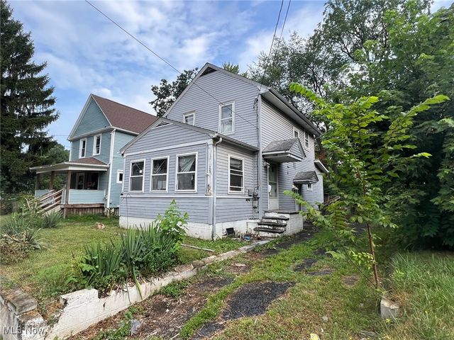 129 E Emerling Avenue, Akron, OH 44301