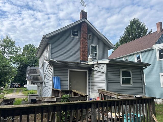 129 E Emerling Avenue, Akron, OH 44301
