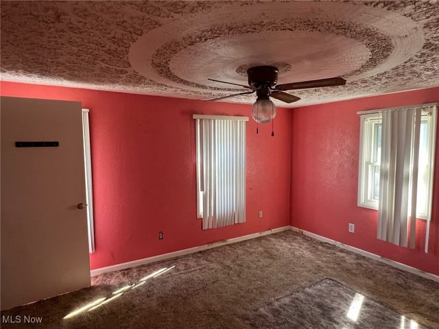 129 E Emerling Avenue, Akron, OH 44301