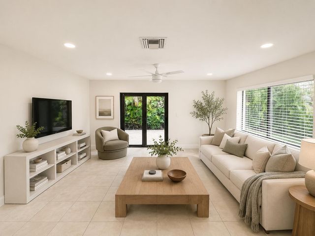 825 DOGWOOD Drive B, Delray Beach, FL 33483