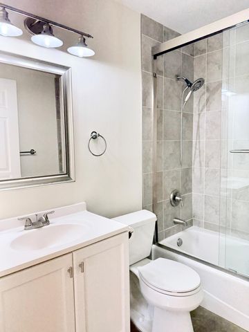 825 DOGWOOD Drive B, Delray Beach, FL 33483