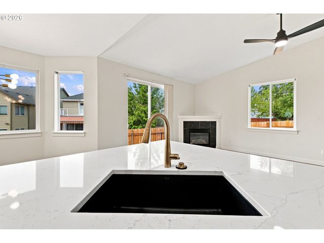 14121 Sw TEWKESBURY Dr, Portland, OR 97224