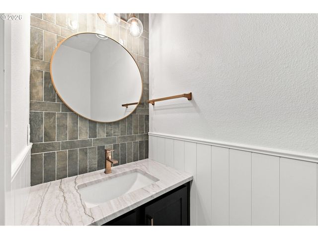 14121 Sw TEWKESBURY Dr, Portland, OR 97224