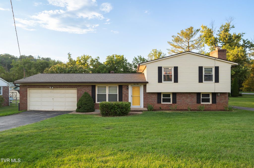 808 Kendrick Creek Road, Kingsport, TN 37663