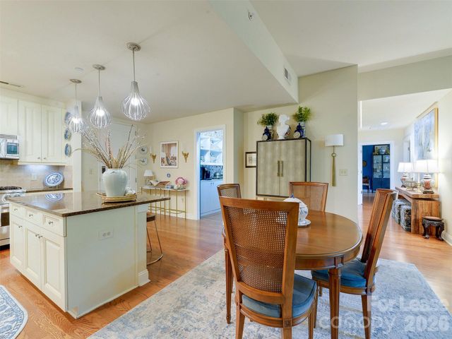 701 Royal Court 306, Charlotte, NC 28202
