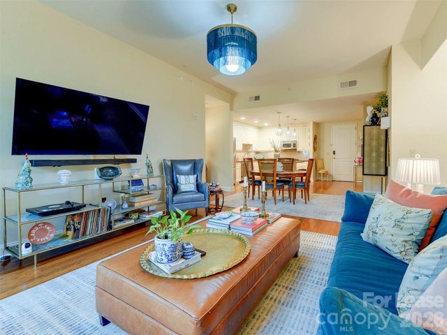 701 Royal Court 306, Charlotte, NC 28202