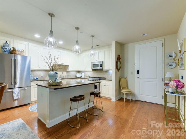 701 Royal Court 306, Charlotte, NC 28202