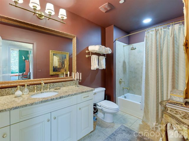 701 Royal Court 306, Charlotte, NC 28202