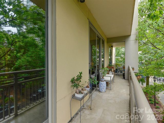 701 Royal Court 306, Charlotte, NC 28202