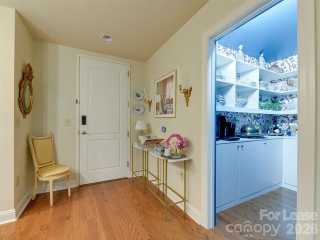 701 Royal Court 306, Charlotte, NC 28202