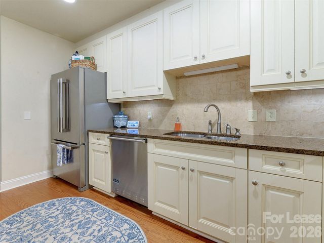701 Royal Court 306, Charlotte, NC 28202