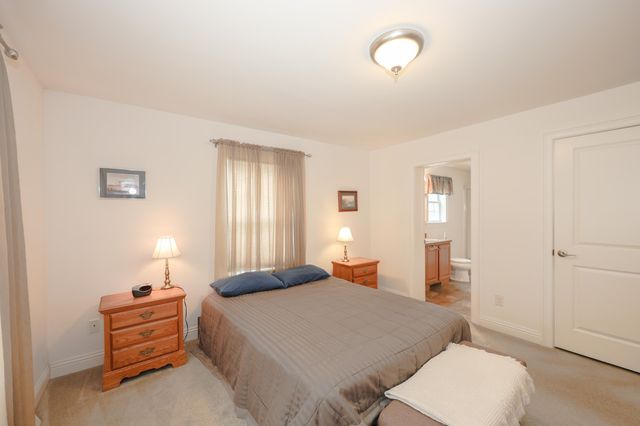 41 Farmwood Drive, Nashua, NH 03062