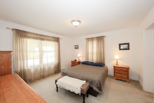 41 Farmwood Drive, Nashua, NH 03062