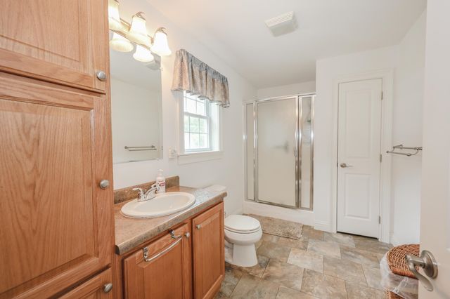 41 Farmwood Drive, Nashua, NH 03062