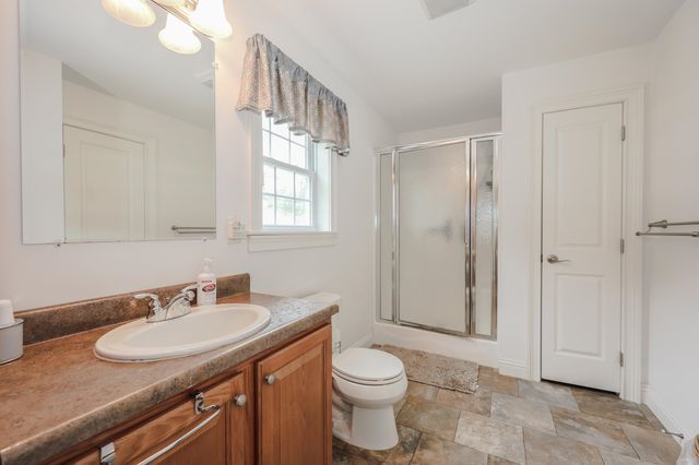 41 Farmwood Drive, Nashua, NH 03062