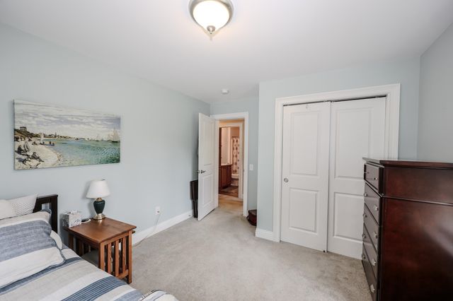 41 Farmwood Drive, Nashua, NH 03062