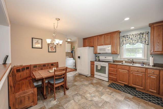 41 Farmwood Drive, Nashua, NH 03062