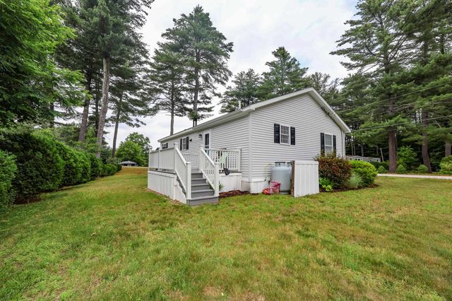 41 Farmwood Drive, Nashua, NH 03062