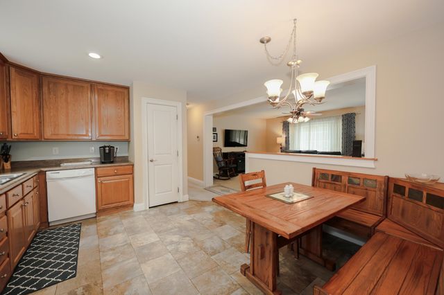 41 Farmwood Drive, Nashua, NH 03062
