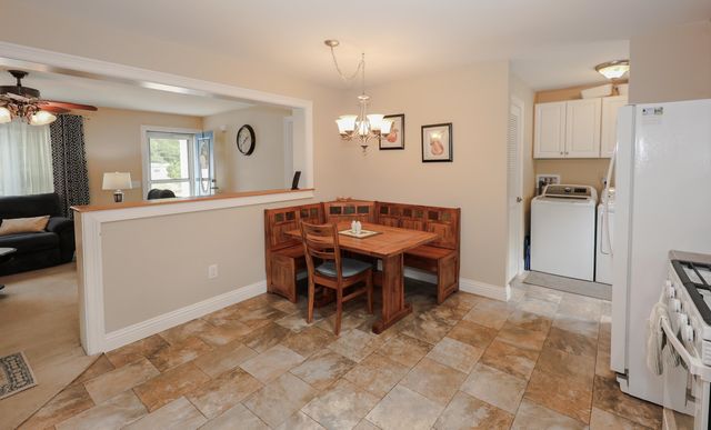 41 Farmwood Drive, Nashua, NH 03062