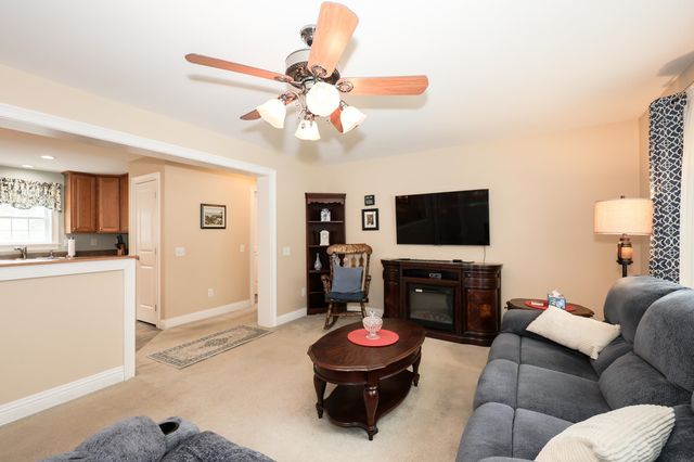 41 Farmwood Drive, Nashua, NH 03062