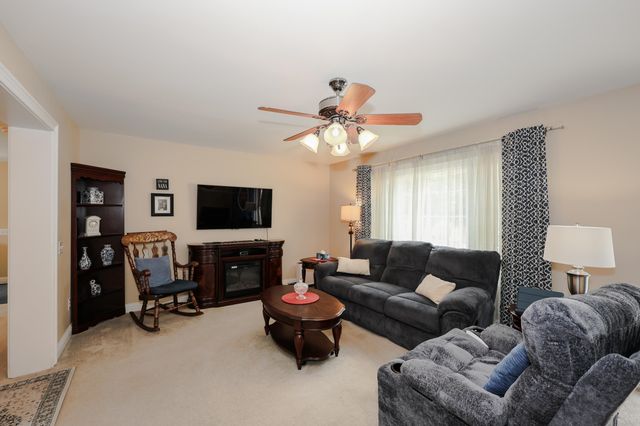 41 Farmwood Drive, Nashua, NH 03062