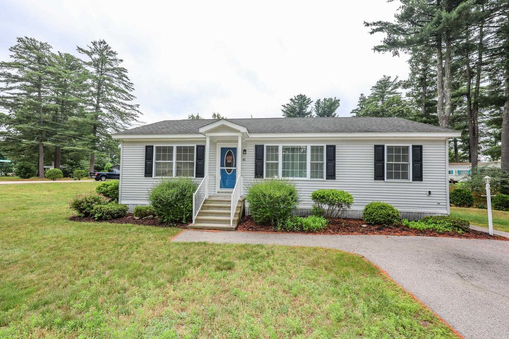 41 Farmwood Drive, Nashua, NH 03062