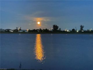 663 Parkshore Lake AVE, Cape Coral, FL 33993