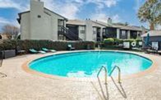 9009 Richmond Avenue 407, Houston, TX 77063