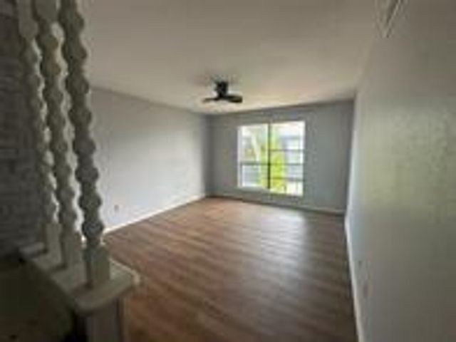9009 Richmond Avenue 407, Houston, TX 77063
