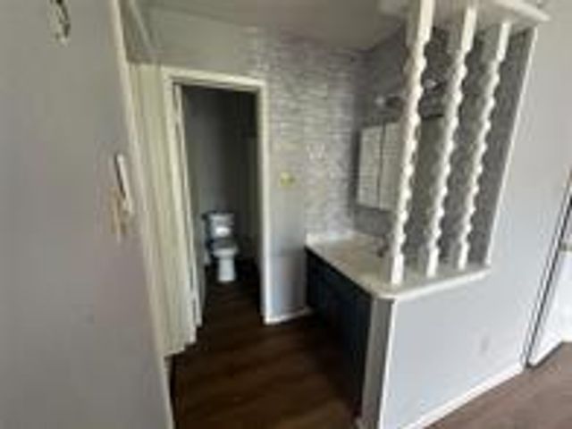 9009 Richmond Avenue 407, Houston, TX 77063