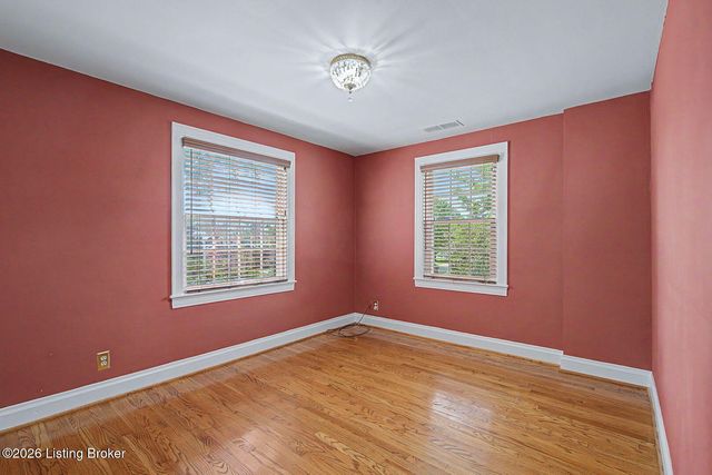 110 Brown Ave, Louisville, KY 40207