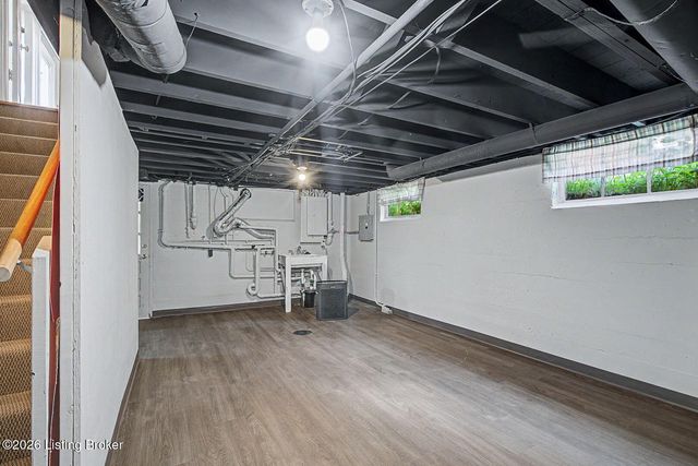 110 Brown Ave, Louisville, KY 40207