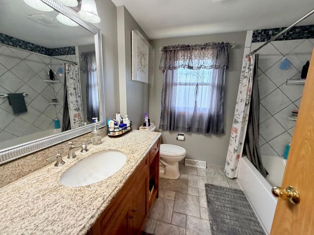 18203 Empire Trail, Farmington, MN 55024