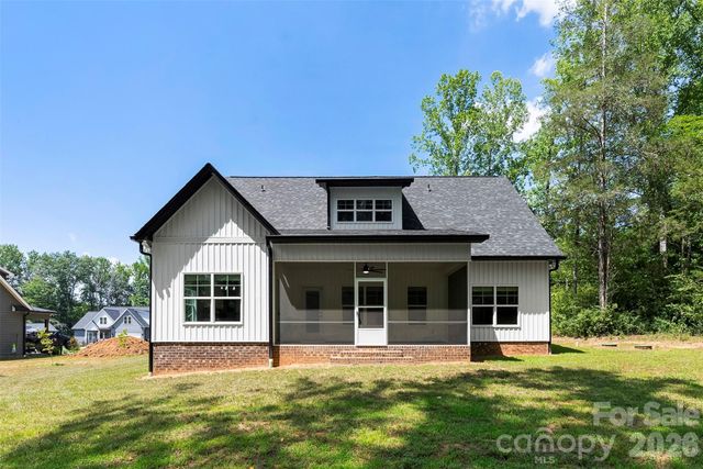 5005 Oconee Drive, Stanley, NC 28164