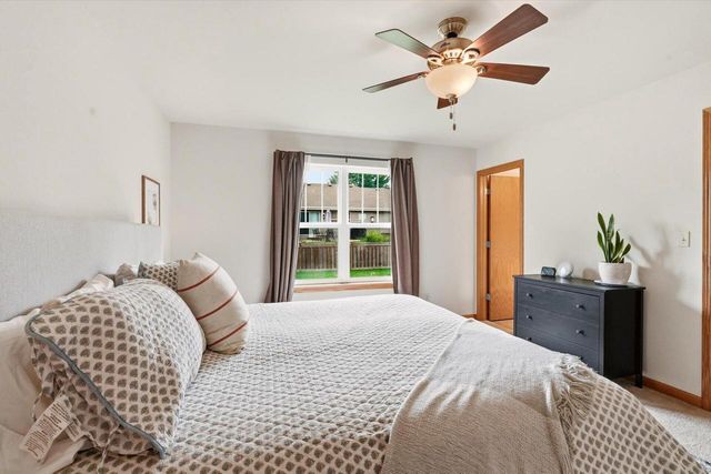 751 N Sandy LANE, Elkhorn, WI 53121