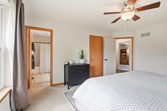 751 N Sandy LANE, Elkhorn, WI 53121