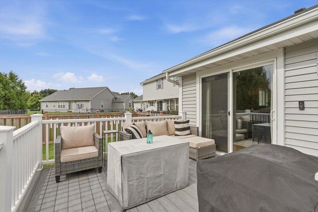 751 N Sandy LANE, Elkhorn, WI 53121
