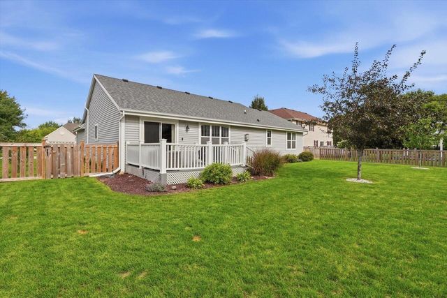 751 N Sandy LANE, Elkhorn, WI 53121